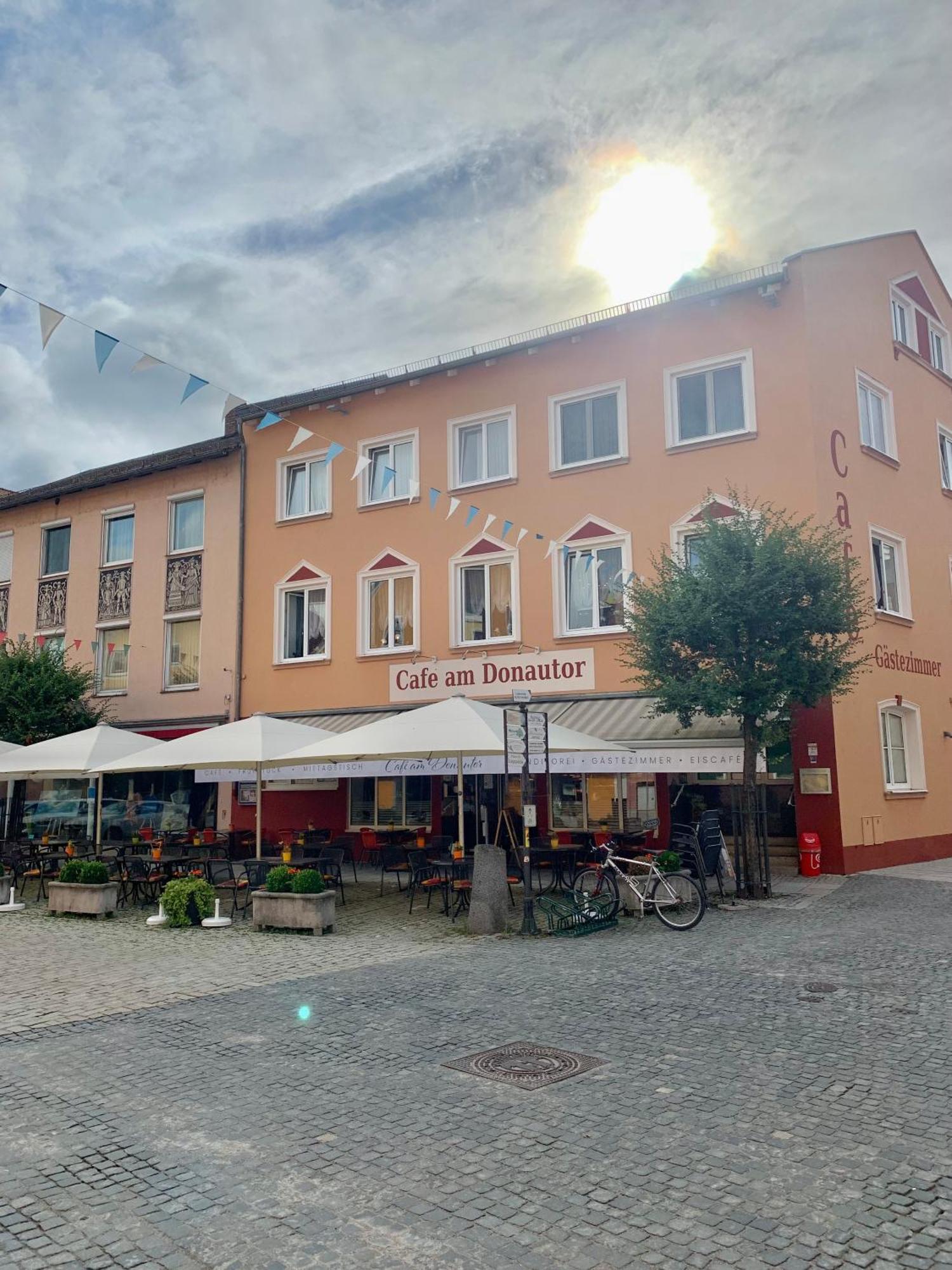 Cafe Am Donautor Hotel Kelheim Bagian luar foto